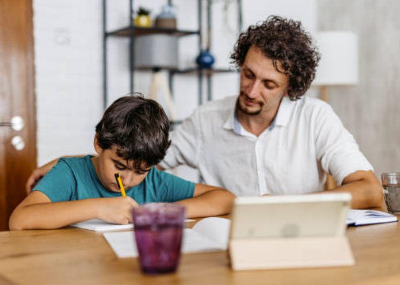 Faire les devoirs avec son enfant dys